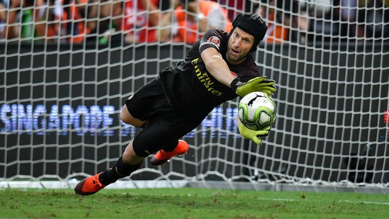 Thủ môn Petr Cech có phong độ thi đấu khá đáng lo