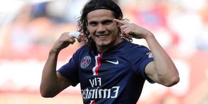 Cavani là cầu thủ nào?